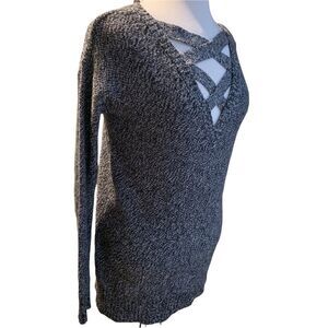 Black and white long sleeve crisscross neck Sweater Size Small